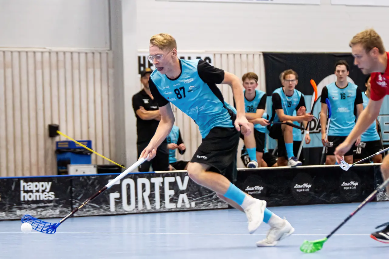 Malte Nordlund (bilden) var en av de få som gjorde en godkänd match mot Lindome. Foto Ann-Chalotte Kårhag