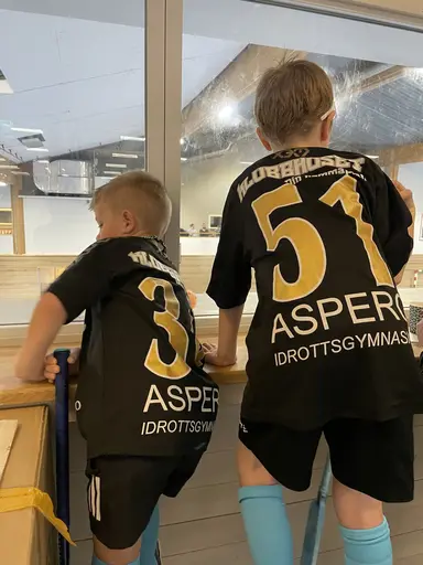 Blandade bilder från förra säsongens sammandrag