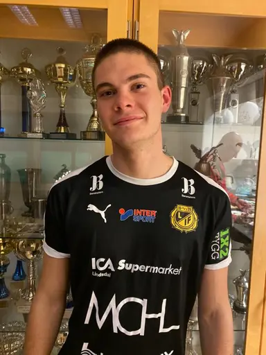 Felix Fransson från Pukebergs BK och Hampus Löfgren från Nybro IF - nytt i herrtruppen