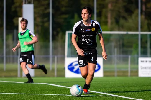 Andreas Lundqvist inledde sin 10:e säsong under torsdagskvällen genom att skriva på för ytterligare ett år