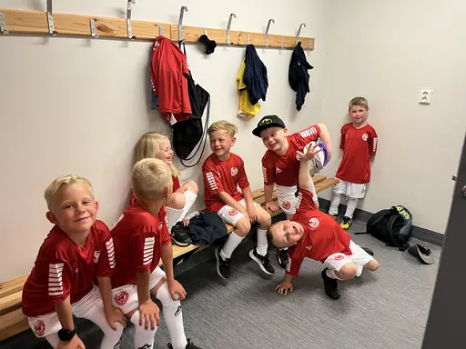 Den 27/6 gick stora delar av laget line-up när Kalmar FF tog emot IFK Värnamo hemma på Guldfågeln. Alla var så duktiga, och hade som synes väldigt roligt!