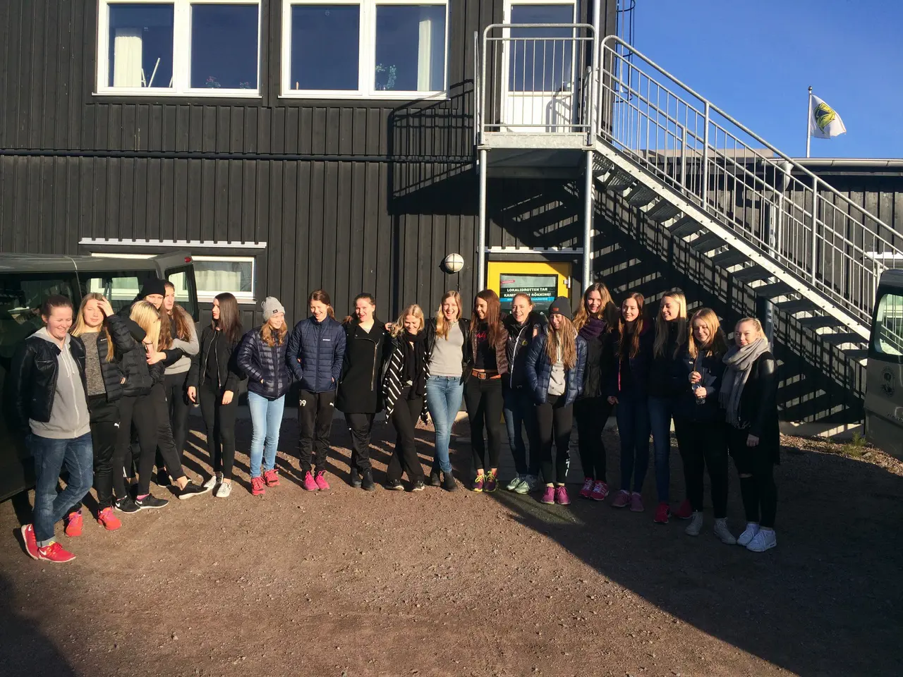 21 personer samlade inför avresa mot Hvidovre