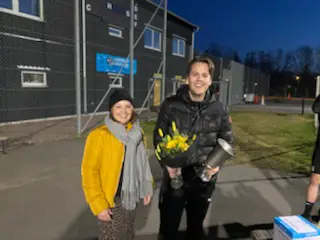 Ordf Malin Gruvhagen, Andreas Lundqvist och spelartruppen i samband med prisutdelningen