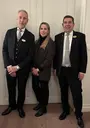 Fondens ansvarige Malin Finn flankerad av Jan Malmberg och Per Mattson Odd Fellow