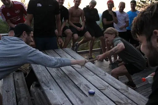Bild t,v Oskar Sandström på Slackline, Bild t,h Karl Söderberg (t,v) och Lasse Salmenranta (t,h) i slätkäpp