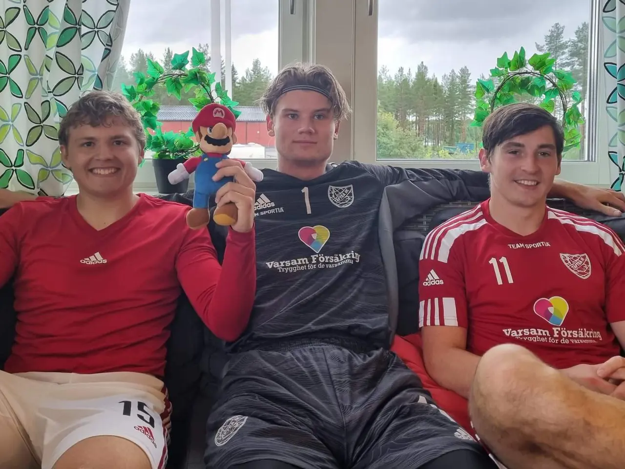Matchens lirare Melvin, Albin som höll nollan och segerskytten Jan.