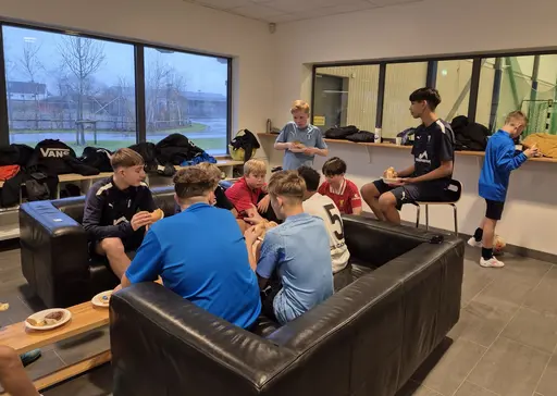 Julavslutning med lekar, futsal och fika.