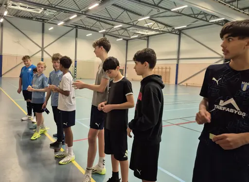 Julavslutning med lekar, futsal och fika.