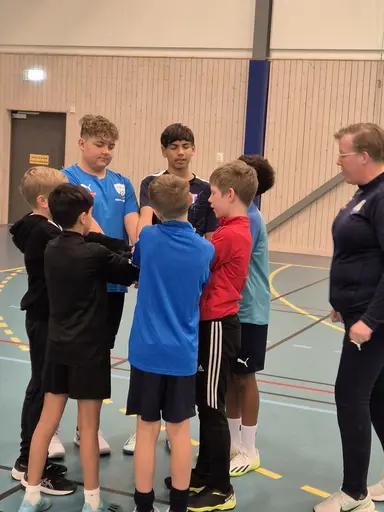 Julavslutning med lekar, futsal och fika.