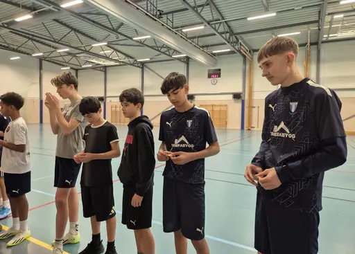 Julavslutning med lekar, futsal och fika.