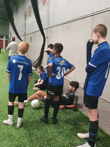 RAIF spelade 4 halvlekar mot Skurup 9- manna. Allra bäst var vi i sista där vi vågade spela tuffare. 