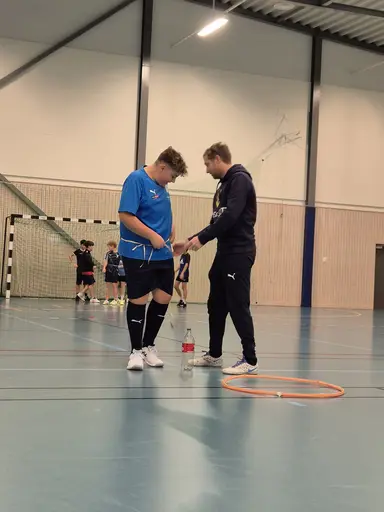 Julavslutning med lekar, futsal och fika.