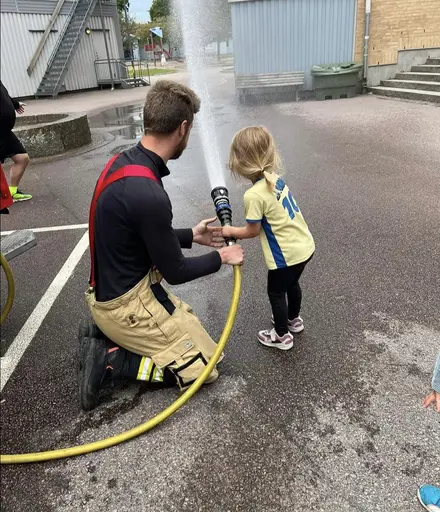 Bamseloppet 2024 med så mycket andra kringaktiviteter🌞 Stort Tack till Coop Bohus som sponsrade med banan och festis till alla som sprang 