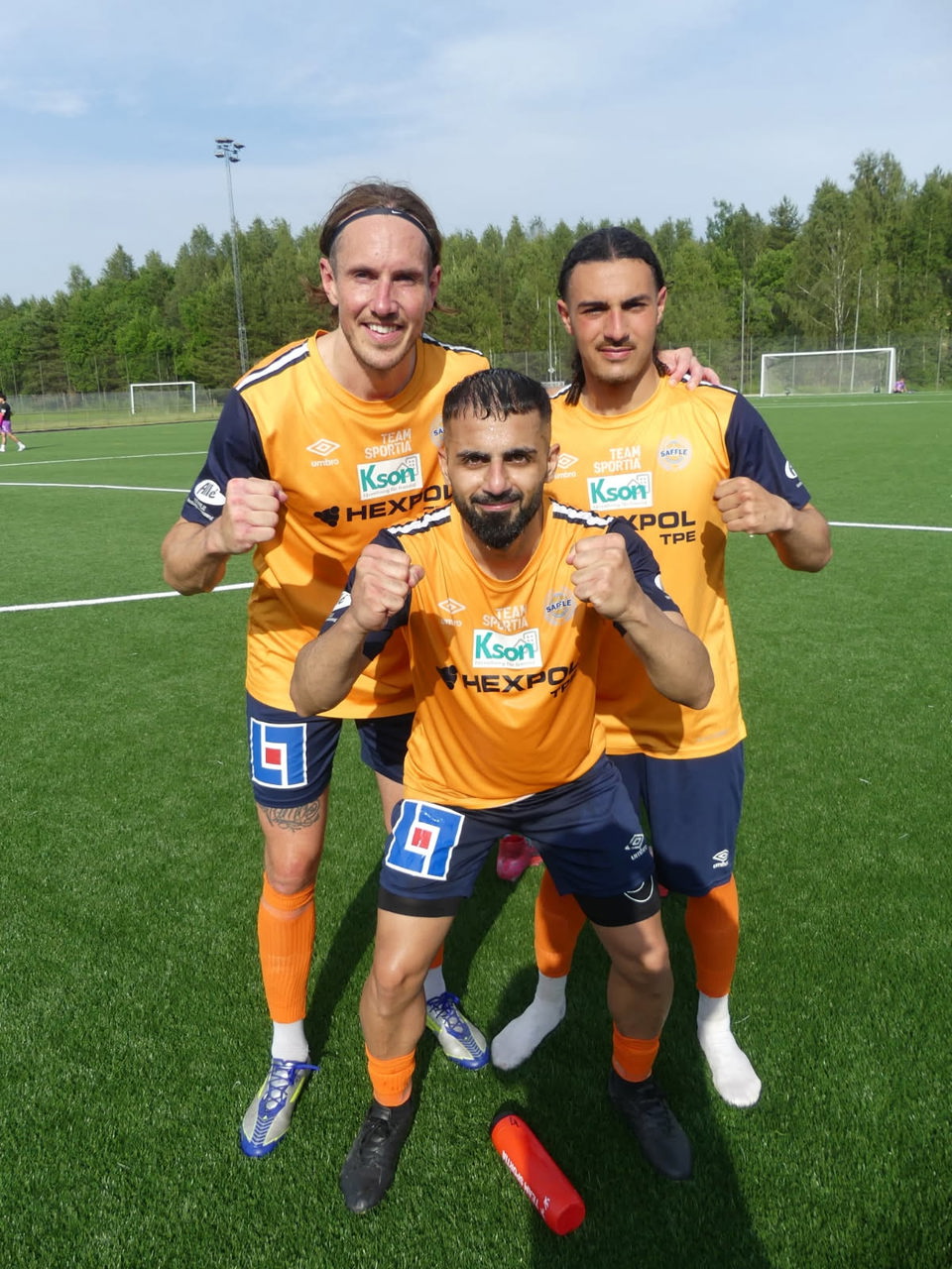 Tre glada målskyttar, David, Govend och Adam.