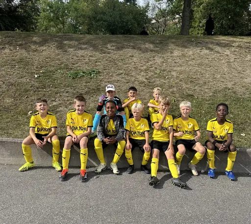 Vi blev inbjudna att skicka 10 st spelare på cup i Stockholm. En lärorik och rolig dag blev det