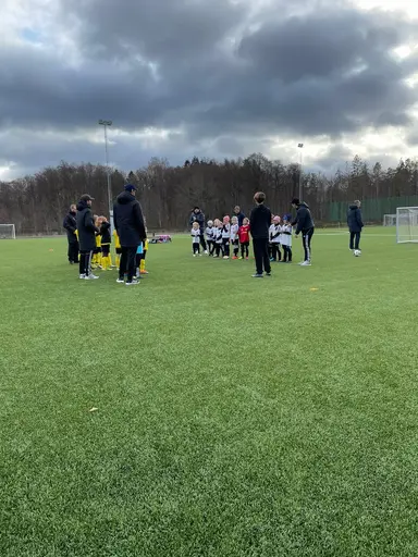 Tjejerna spelade återigen en strålande match . 