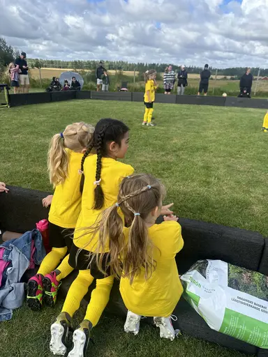 F17 första cup, Och wow vilken debut de gjorde 
