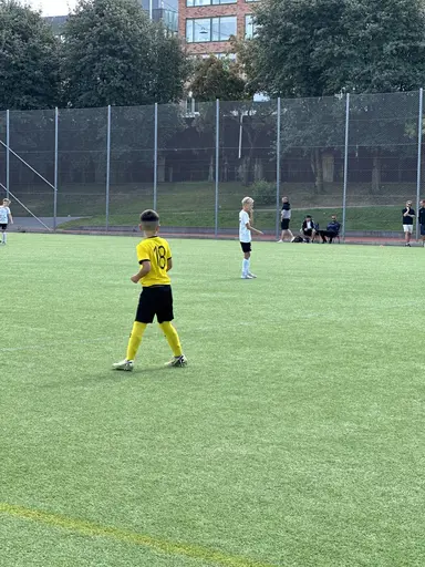Vi blev inbjudna att skicka 10 st spelare på cup i Stockholm. En lärorik och rolig dag blev det