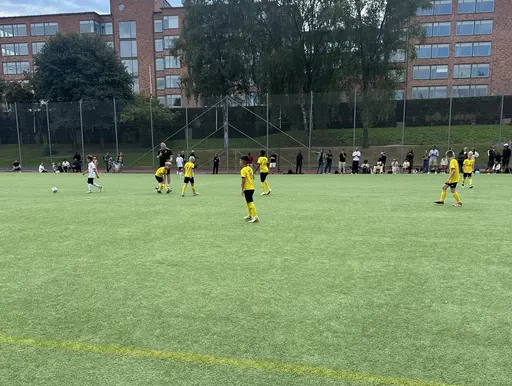 Vi blev inbjudna att skicka 10 st spelare på cup i Stockholm. En lärorik och rolig dag blev det