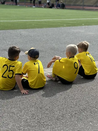 Vi blev inbjudna att skicka 10 st spelare på cup i Stockholm. En lärorik och rolig dag blev det