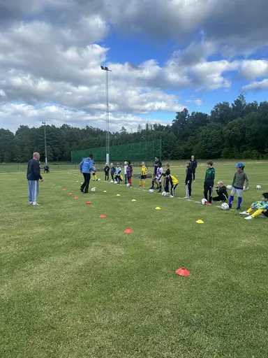 Idag var det ledare från Sportis som höll i träningen .