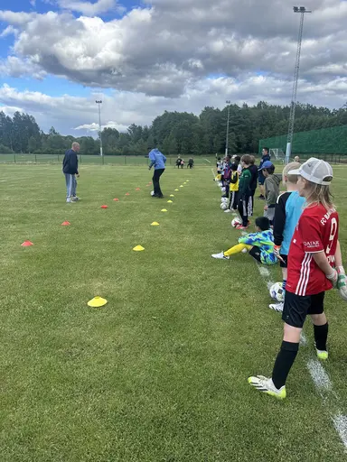 Idag var det ledare från Sportis som höll i träningen .
