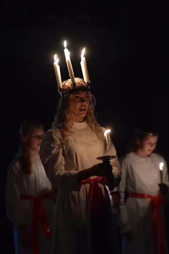 Årets luciafirande med Matilda Carlsson som lucia.