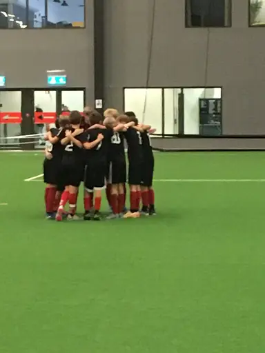 Inmarsch till finalen, Peptalk är ett måste, man kan ta på nervositeten inför straffarna, Lättnad och glädje, Pokalen till Sandarna BK P12