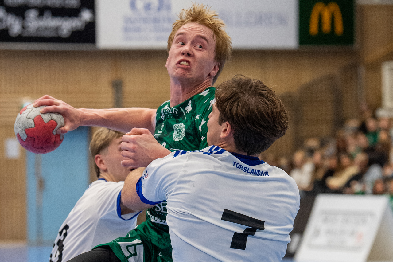 Simon Örtelind och resten av truppen reser till Ystad och en uppmärksammad match.