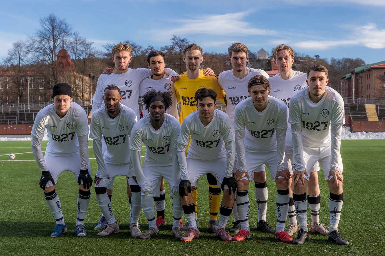 Årets första startelva. Foto: William Quist