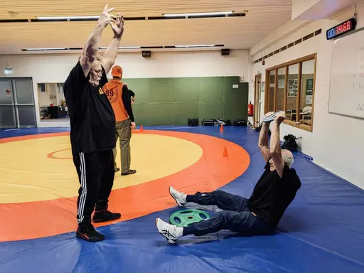 Svedalas seniorer är på brottarmattan och kämpar!