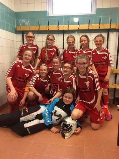 Flickor -06 och -05, 23 april -16