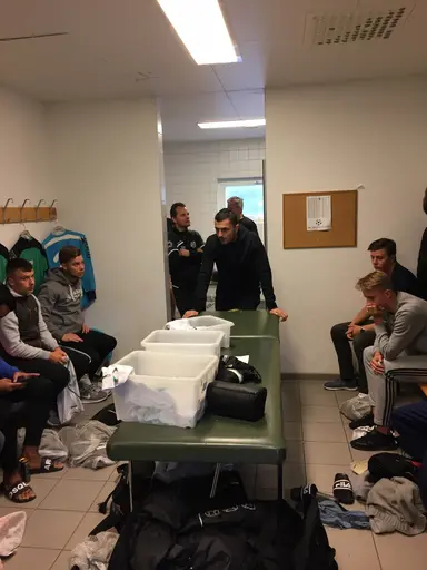 Vinst med 2-1 (1-1)för Husie A mot Rosengårds FF borta, i säsongens sista match...