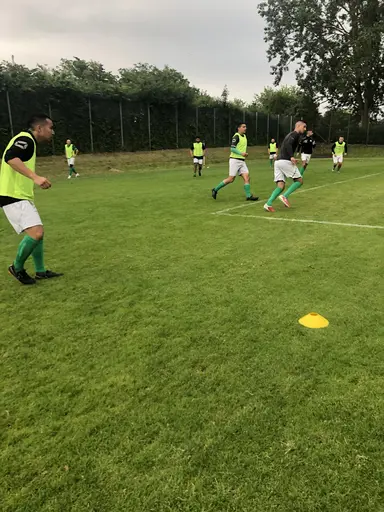 Denna regniga eftermiddag stod Husie återigen som segrare. 0-8 (0-6) mot ett avslaget Liria..