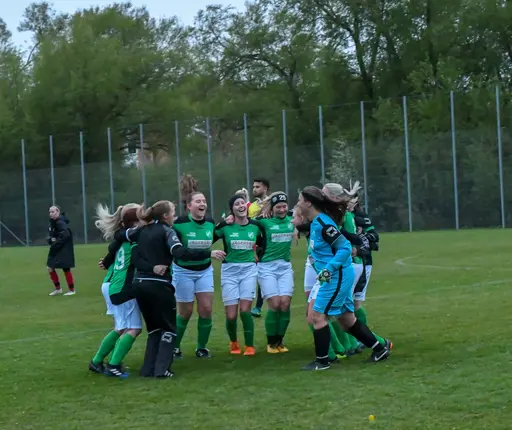 En spännande tillställning där alla tre poängen stannade hemma på Husiegård.. (foto Mats Borg)