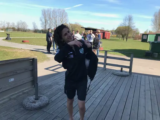 Vi saknade ordinarie fotograf Mats Borg vilket märks - dock klarade vi få en härlig lagbild och två bilder på glada spelare..