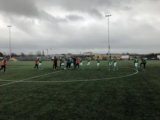 Patte Pedersen, dagens födelsedagspojke, gjorde sitt bästa för att peppa upp det gröna manskapet på ett kylslaget Bara IP idag. 1-1 (0-1) slutar matchen...