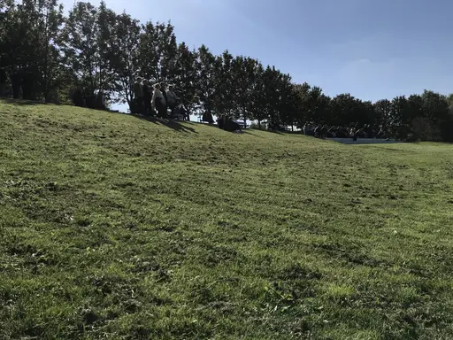 Derbyt bjöd på fint sensommarväder samt en stor publik.. (foto okänd)