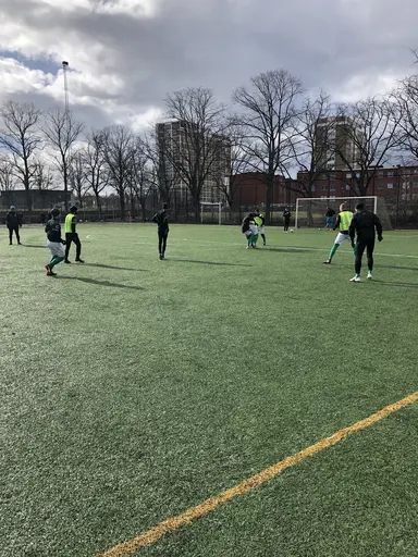 DM-matchen mot Heleneholms SK blev (tyvärr) en målrik historia). Slutresultat 4-4 (3-2).