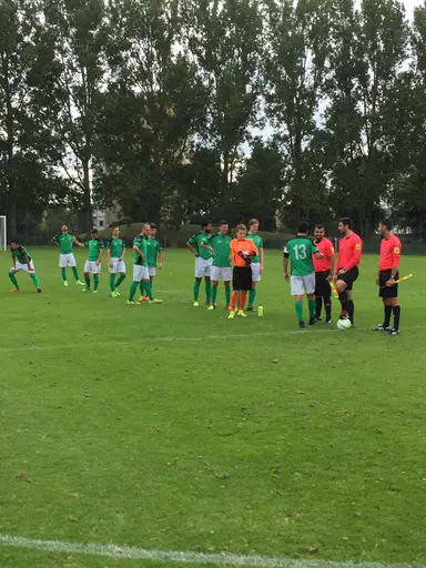Husie tog en poäng borta mot Liria i en tät match med fördel Husie trots tio man..2-2 (0-2).