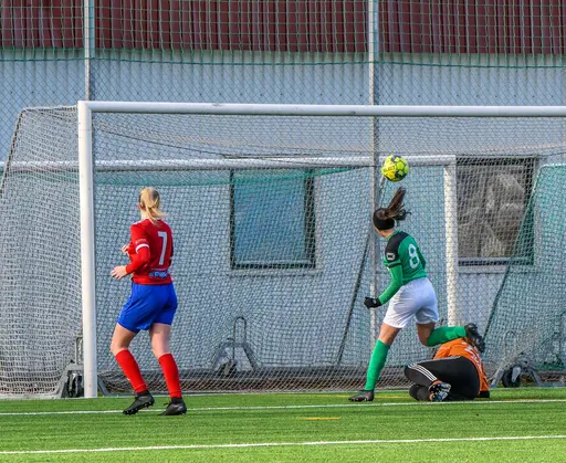 Fantastiskt fotbollsväder och en solid insats av de gröna - foto Mats Borg