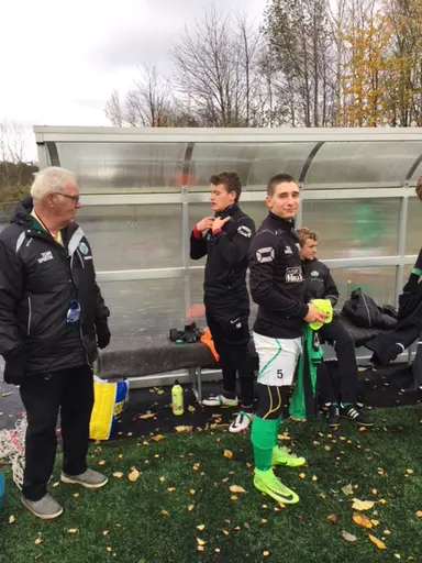 1-1 i halvtid blev hela 5-1 efter en kraftig offensiv av Husie i andra..