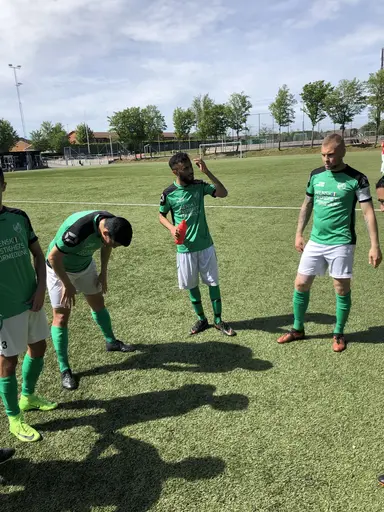 Med 10 tappra man såg det länge ut som att Husie skulle plocka med sig minst ett poäng från Lund i dagens match mot Linero som slutar 3-2 (1-1) till hemmalaget..