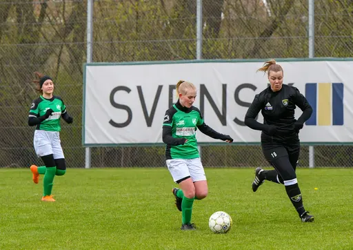 fokuserat och roligt på plan [foto Mats Borg]