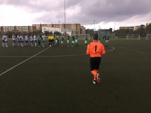 Bosna-Husie 2-1 (1-1)..