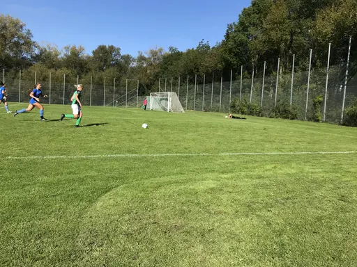 Derbyt bjöd på fint sensommarväder samt en stor publik.. (foto okänd)