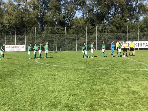 Idag gällde det...på den ena bilden syns en av dagens giganter, nr.14, Simon Keredzin som gjorde det förlösande 1-0 målet..målet som vände matchen till vår fördel offensivt !