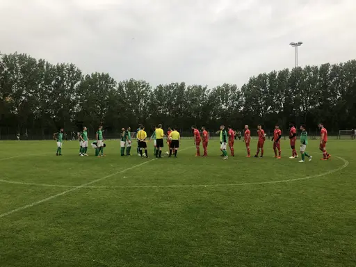Denna regniga eftermiddag stod Husie återigen som segrare. 0-8 (0-6) mot ett avslaget Liria..