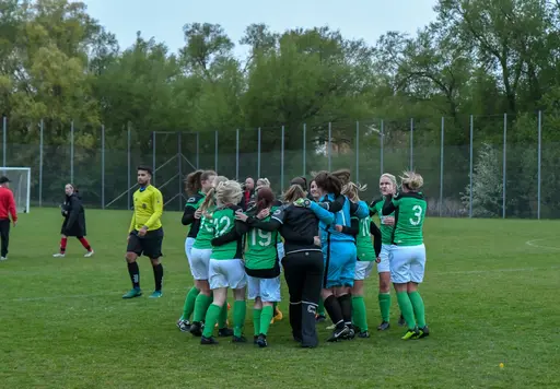 En spännande tillställning där alla tre poängen stannade hemma på Husiegård.. (foto Mats Borg)