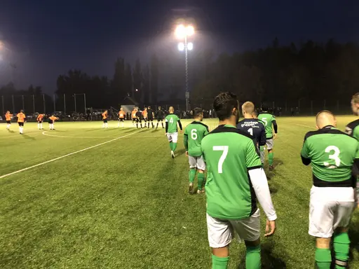 2-2 (1-1) i en spelintensiv match som borde resulterat i en grön trea..